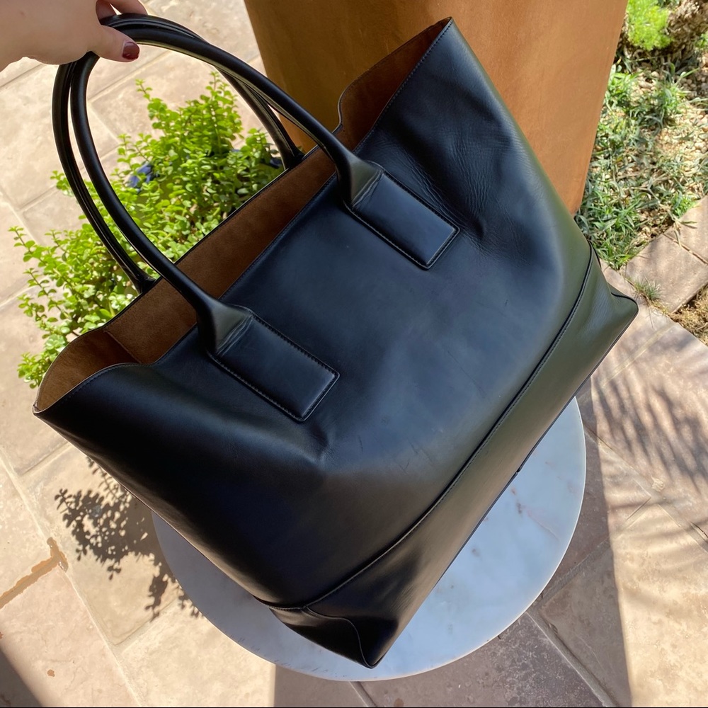 SOLD Bottega Veneta Large Open Leather Tote in Smooth Calf - Picture 6 of 15
